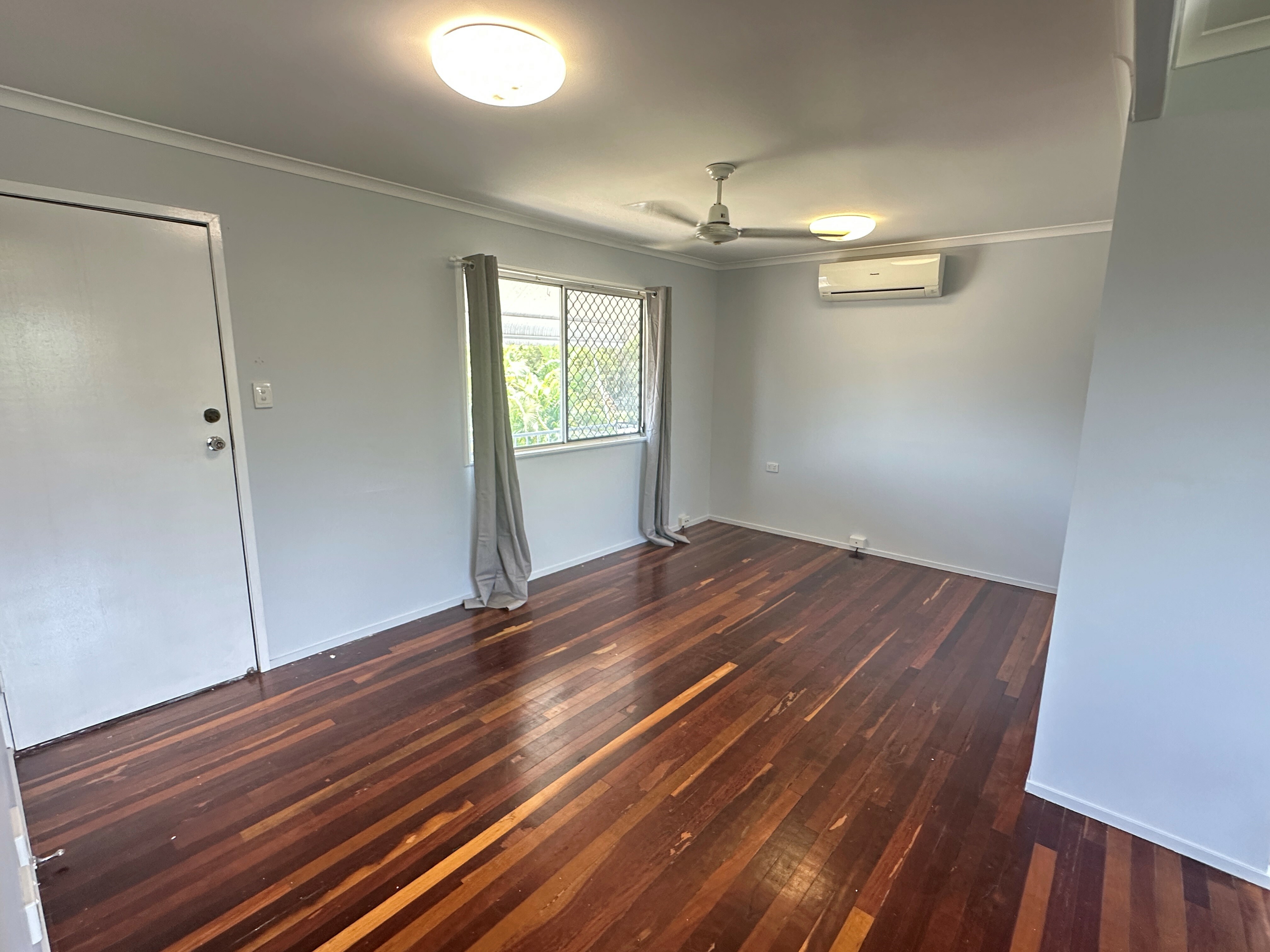 18 Champagne Cres, KELSO QLD 4815