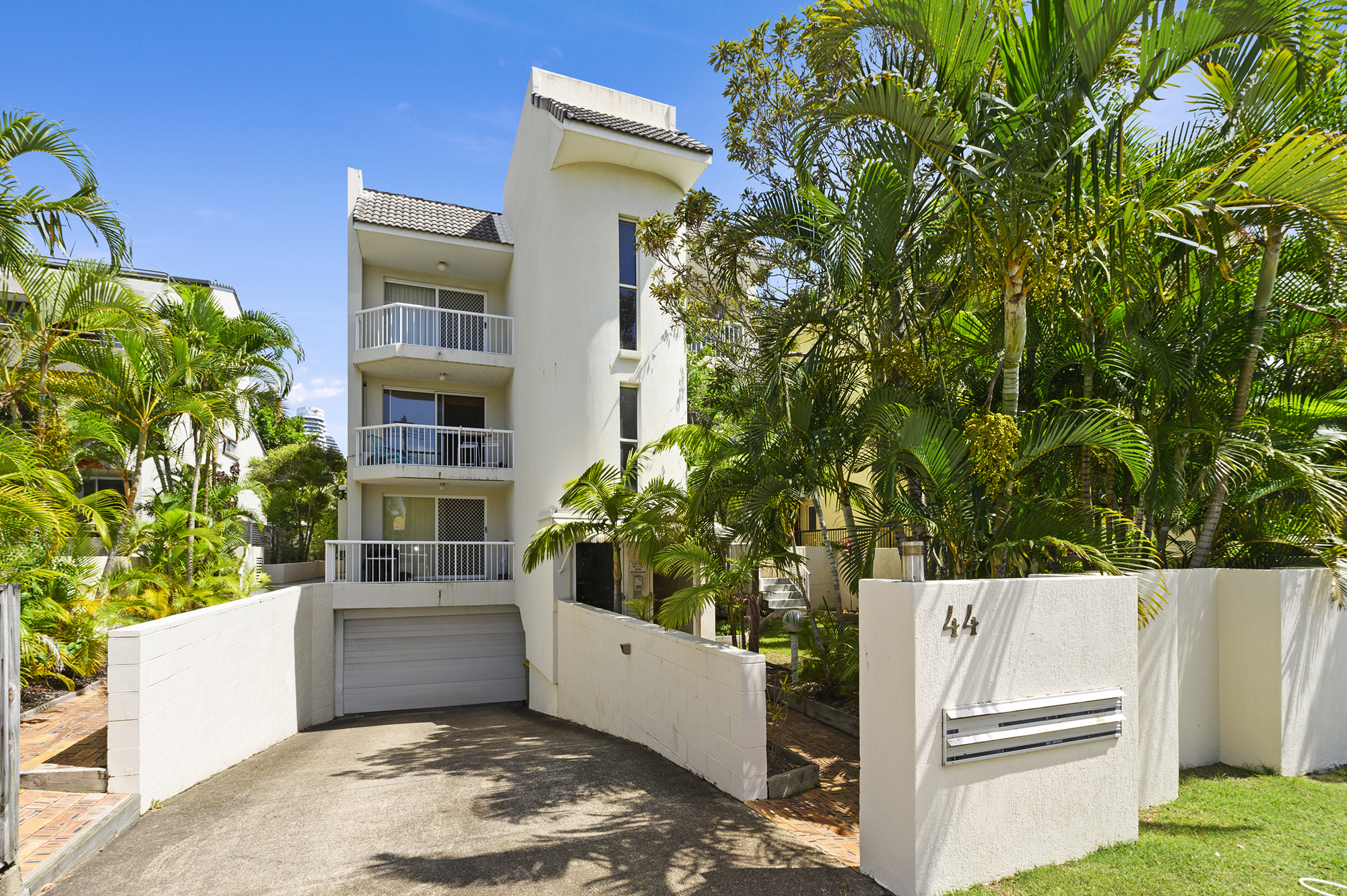 4 / 44 Britannia Avenue, BROADBEACH QLD 4218