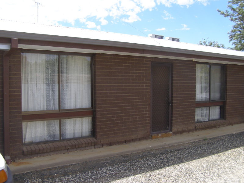 4 / 261 Victoria Street, DENILIQUIN NSW 2710