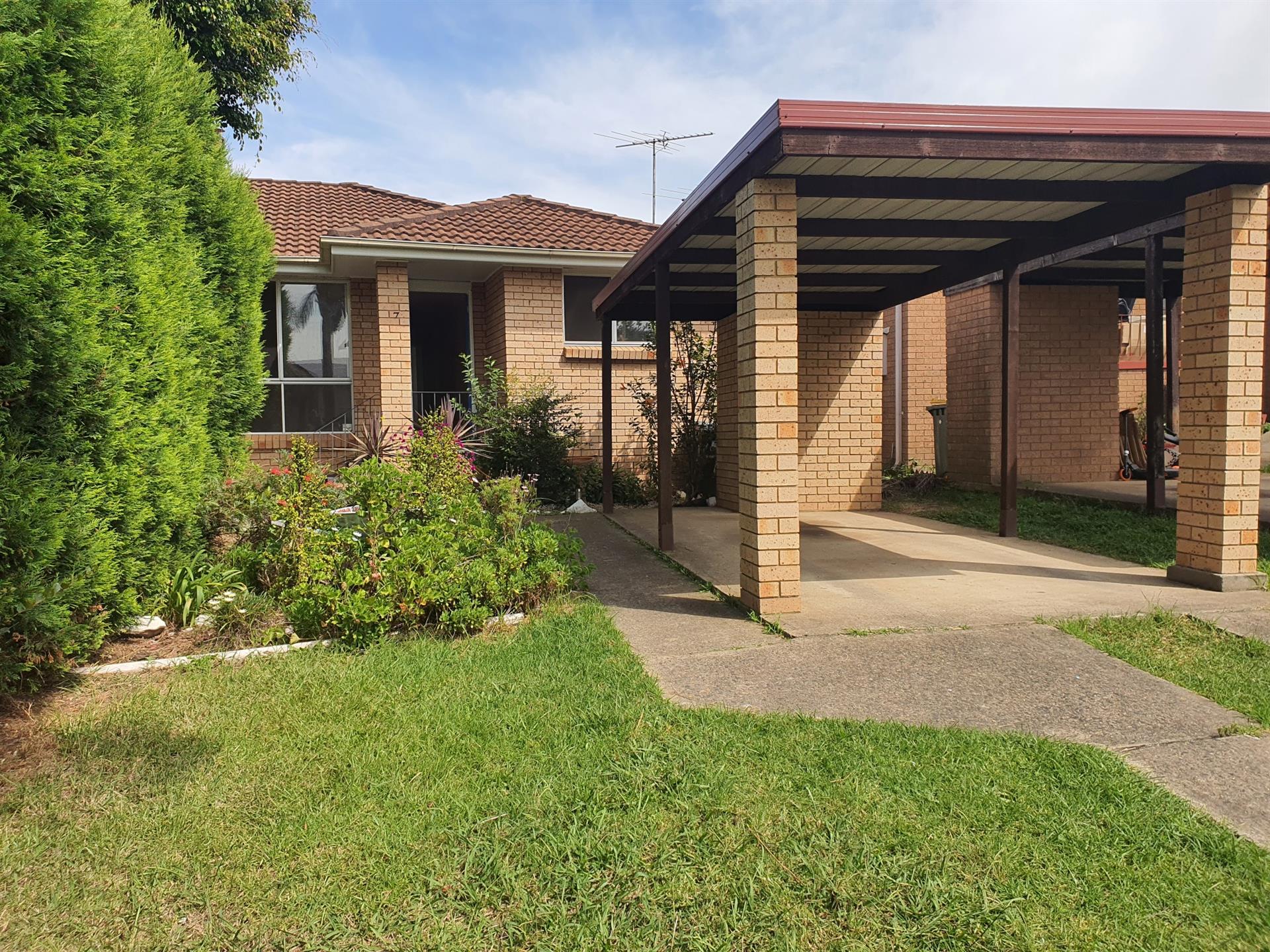 7 Campbell Close, MINTO NSW 2566