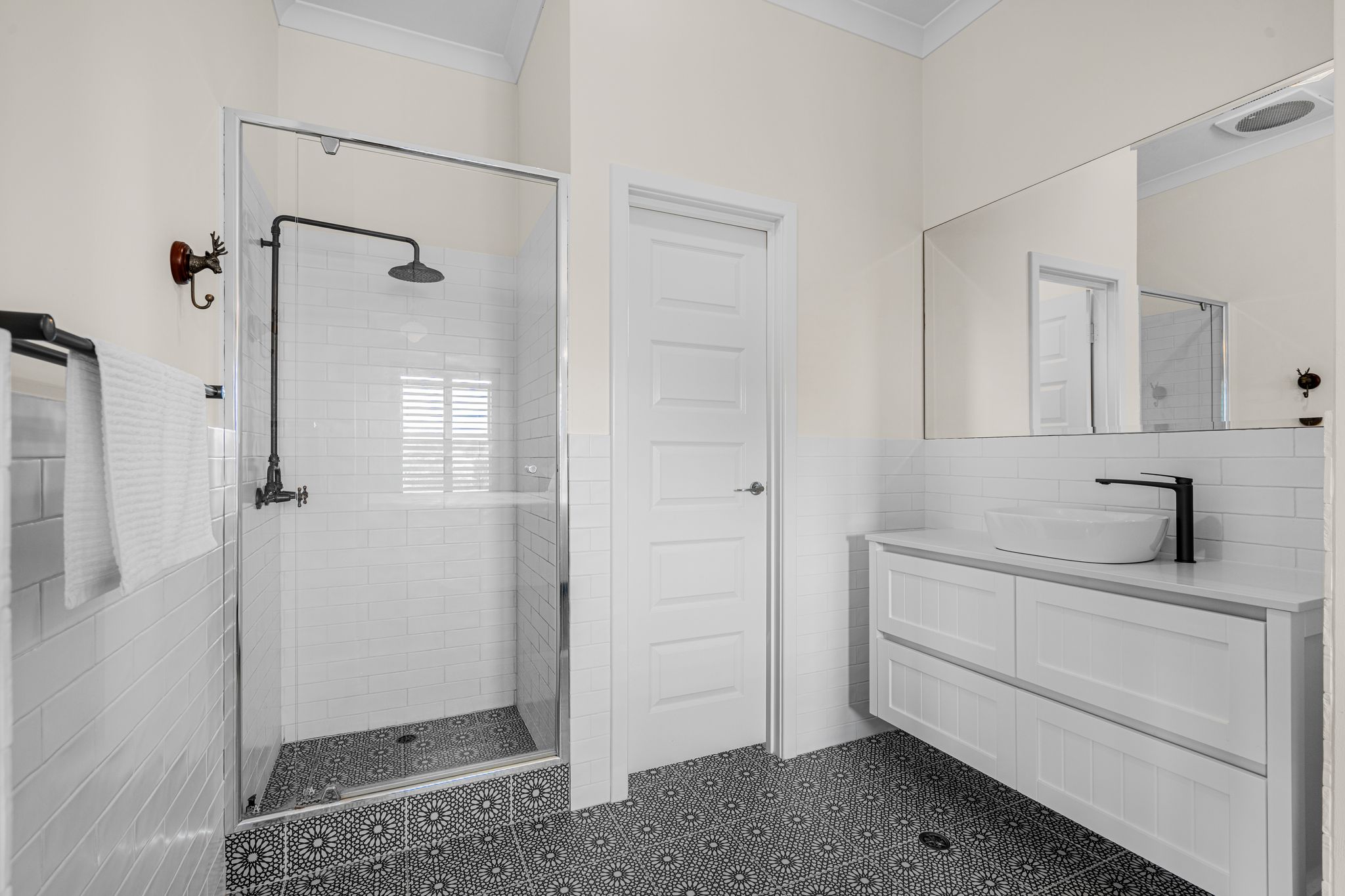 24 Leonora St Como WA 6152