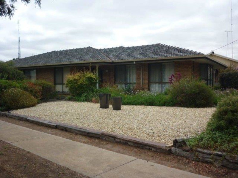 26 Craig Avenue, WARRACKNABEAL VIC 3393