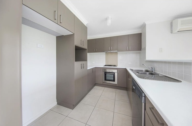 5 Neil Currie Street, Casey, photo 4