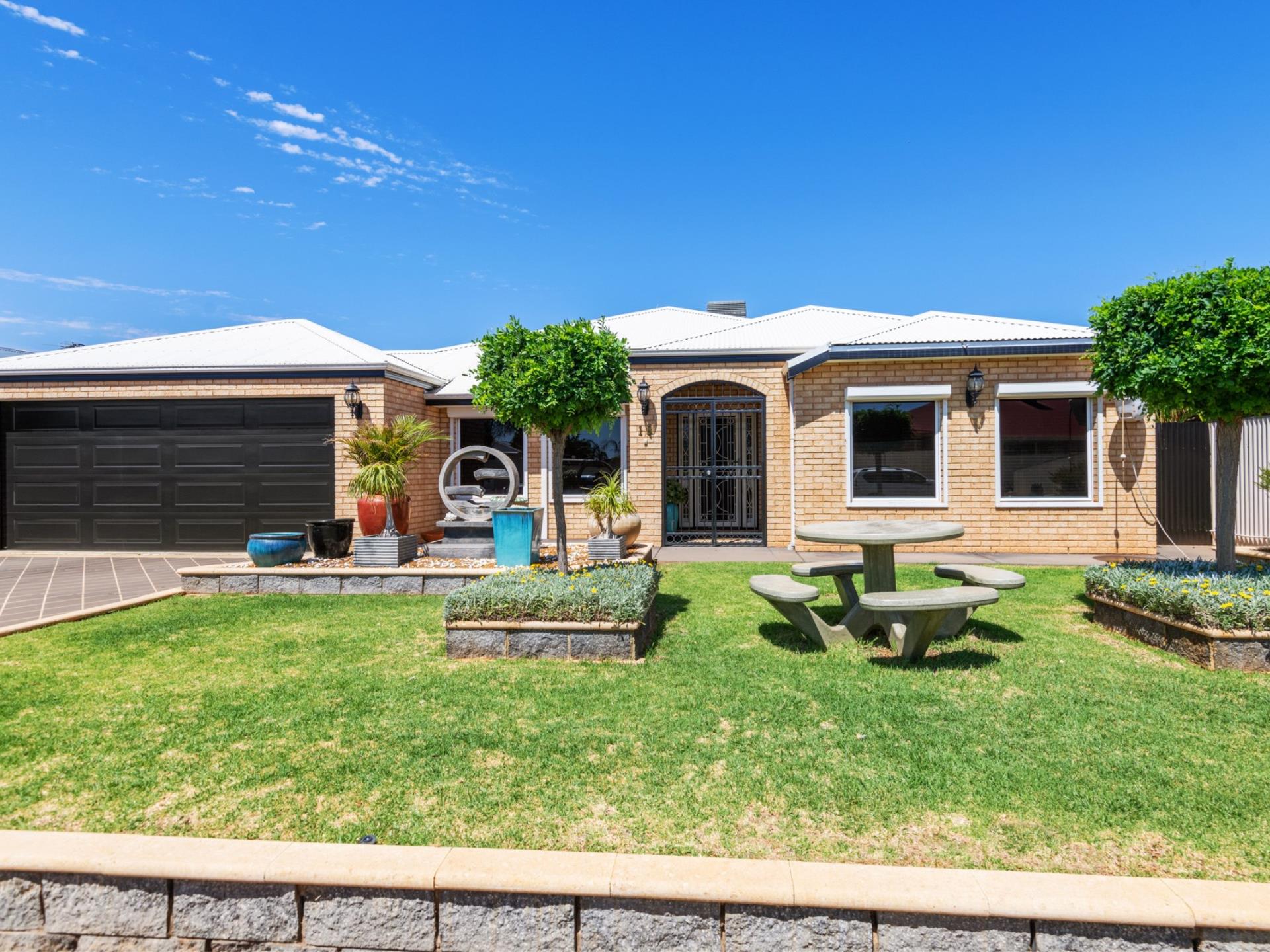 18 Smythe Drive, BROADWOOD WA 6430