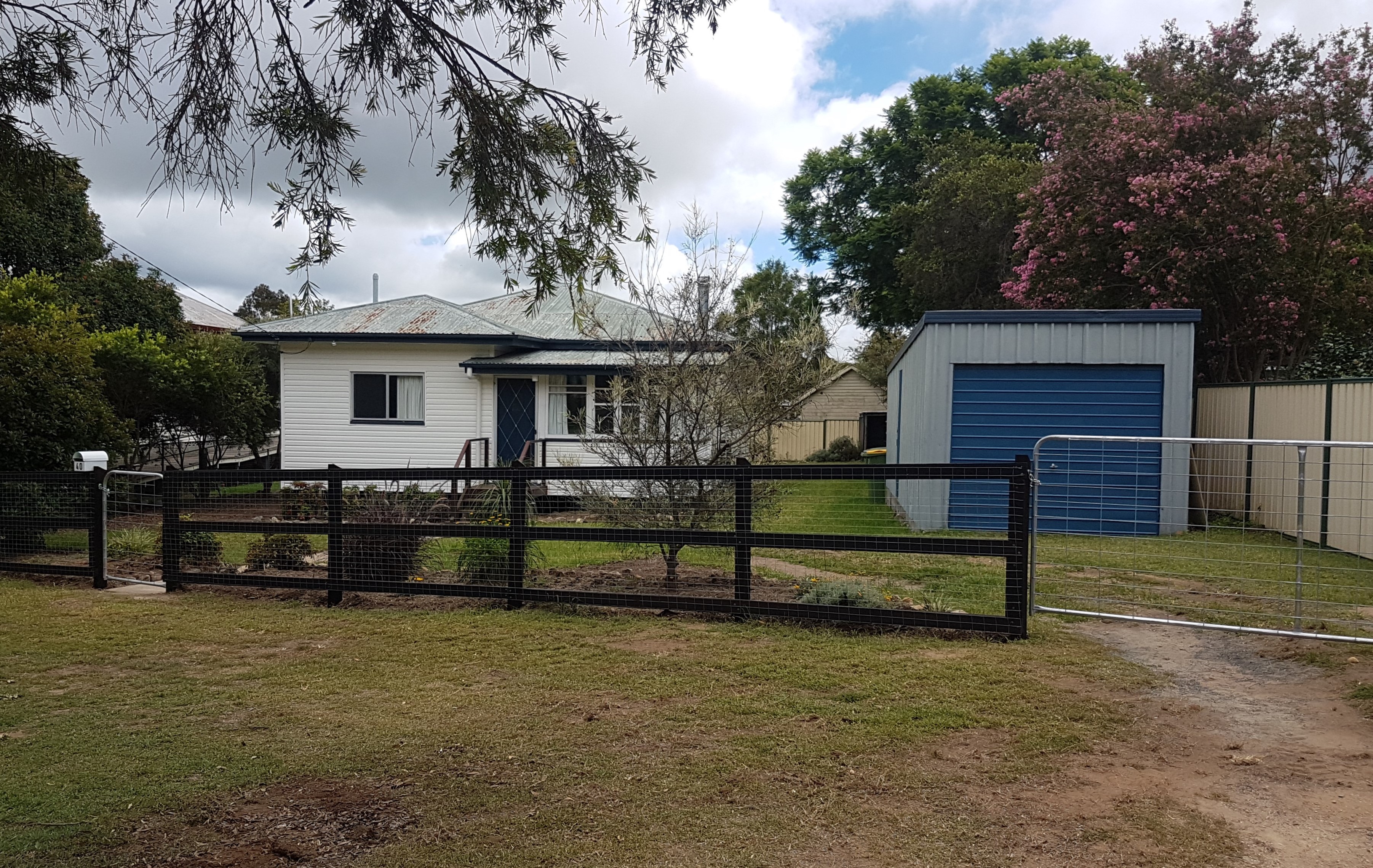 40 South Street, CROWS NEST QLD 4355
