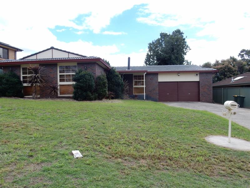 48 manooka Cres, BRADBURY NSW 2560