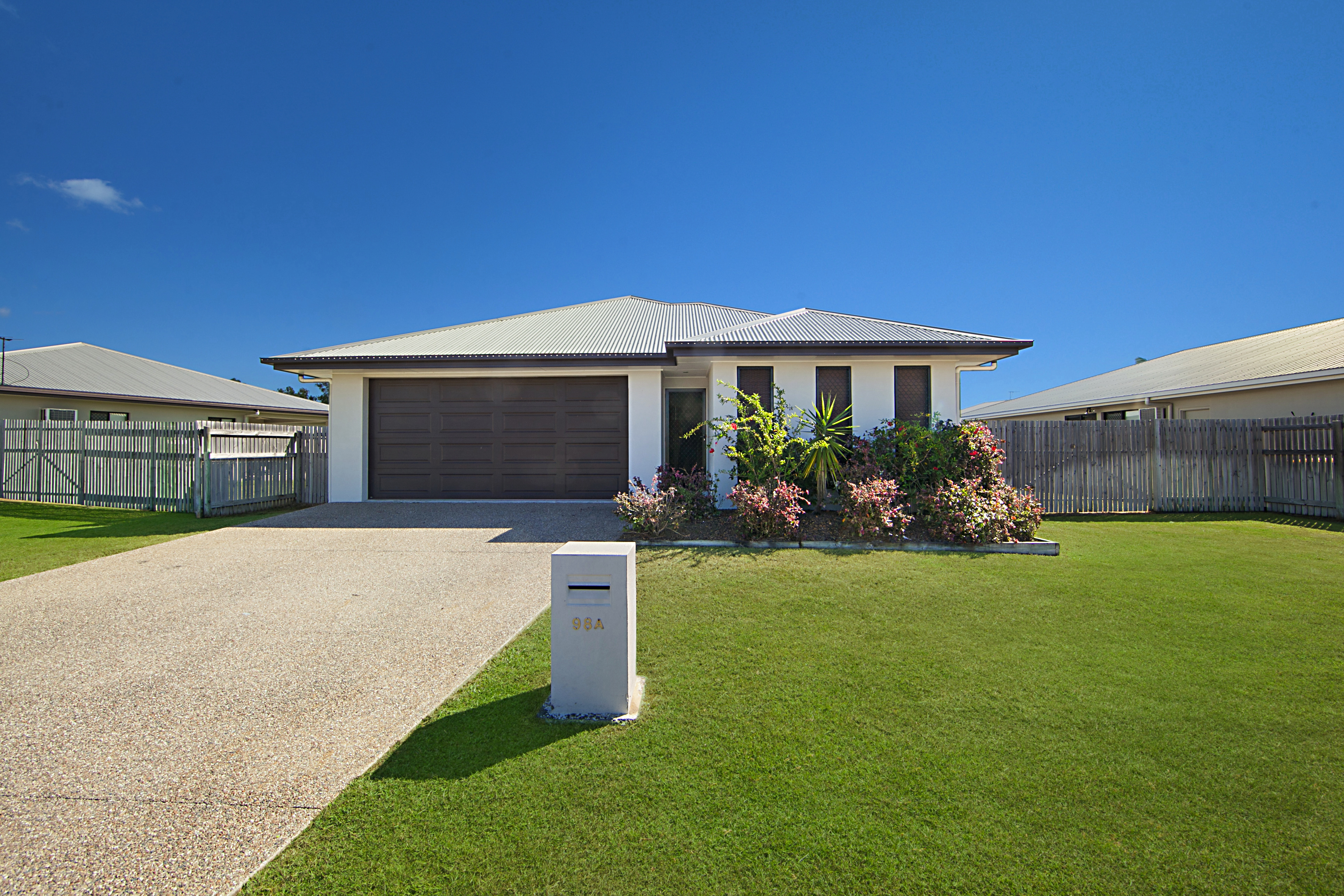 98A Daintree Dr, BUSHLAND BEACH QLD 4818