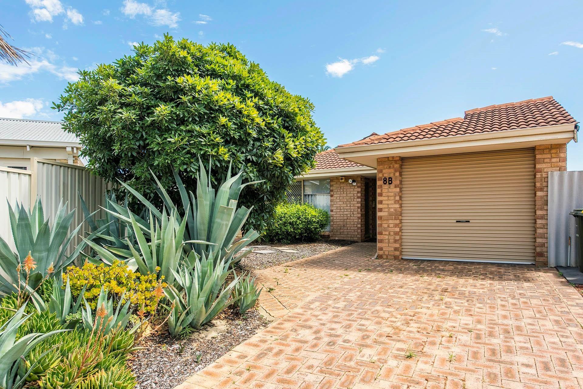 8b Crystalview Cove, BALLAJURA WA 6066