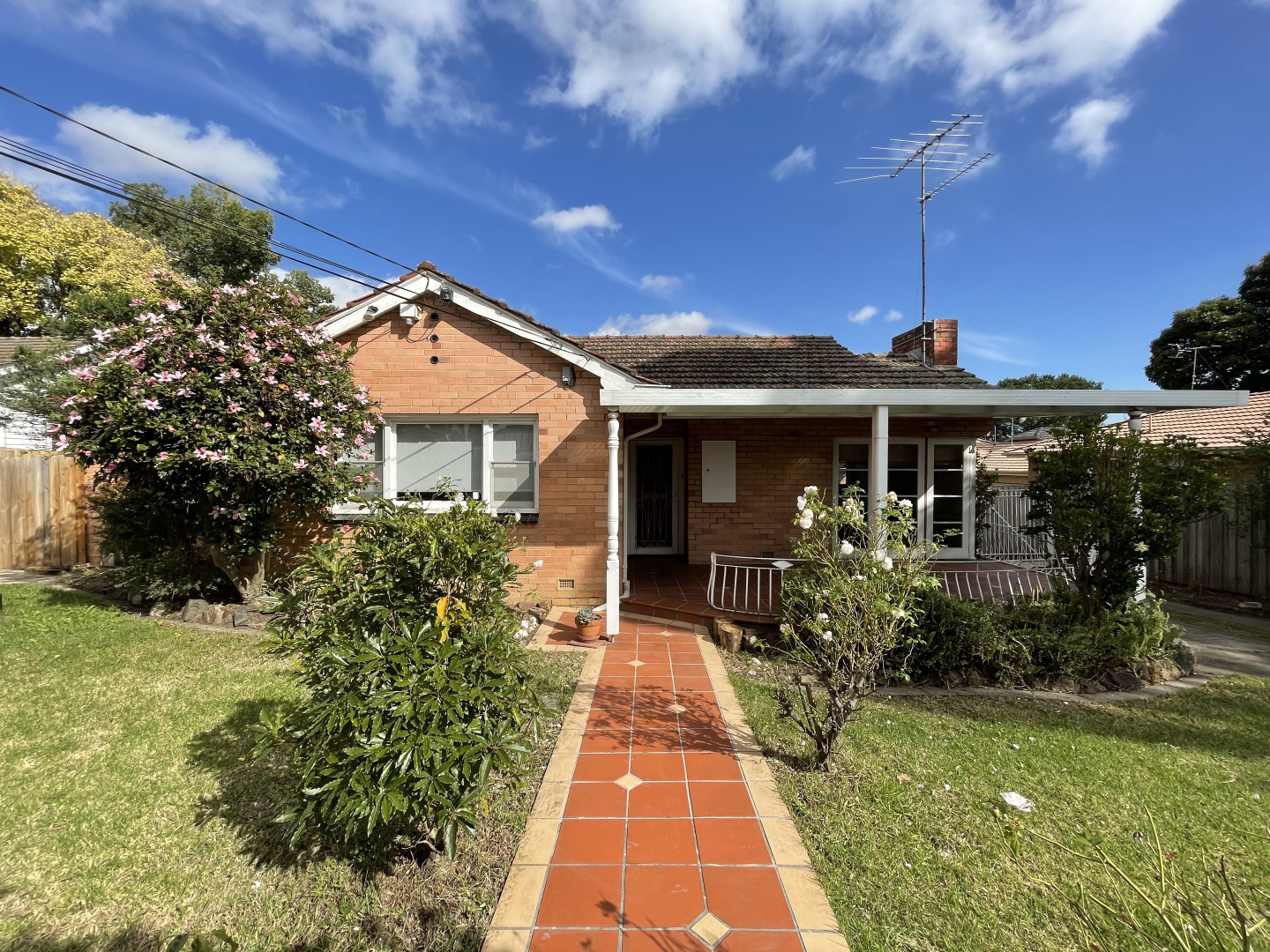12 Renown Street, BURWOOD VIC 3125