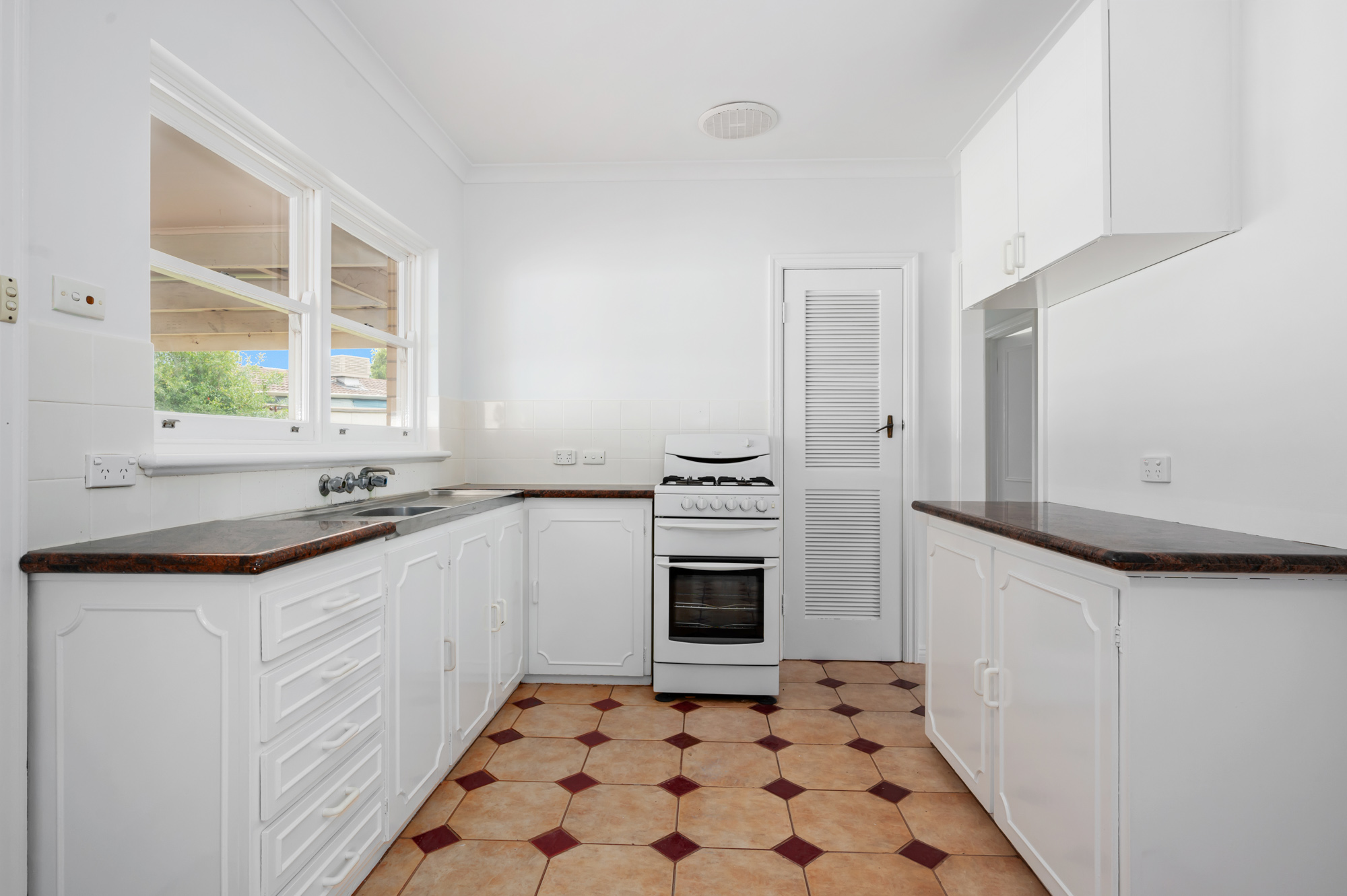 118 Ward Street, LAMINGTON WA 6430