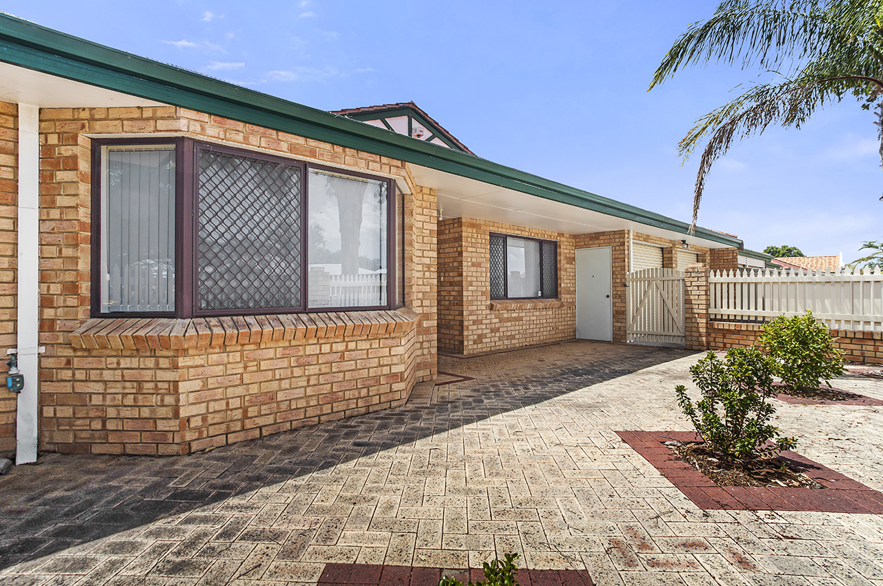 34 Yosemite Loop Ballajura WA 6066