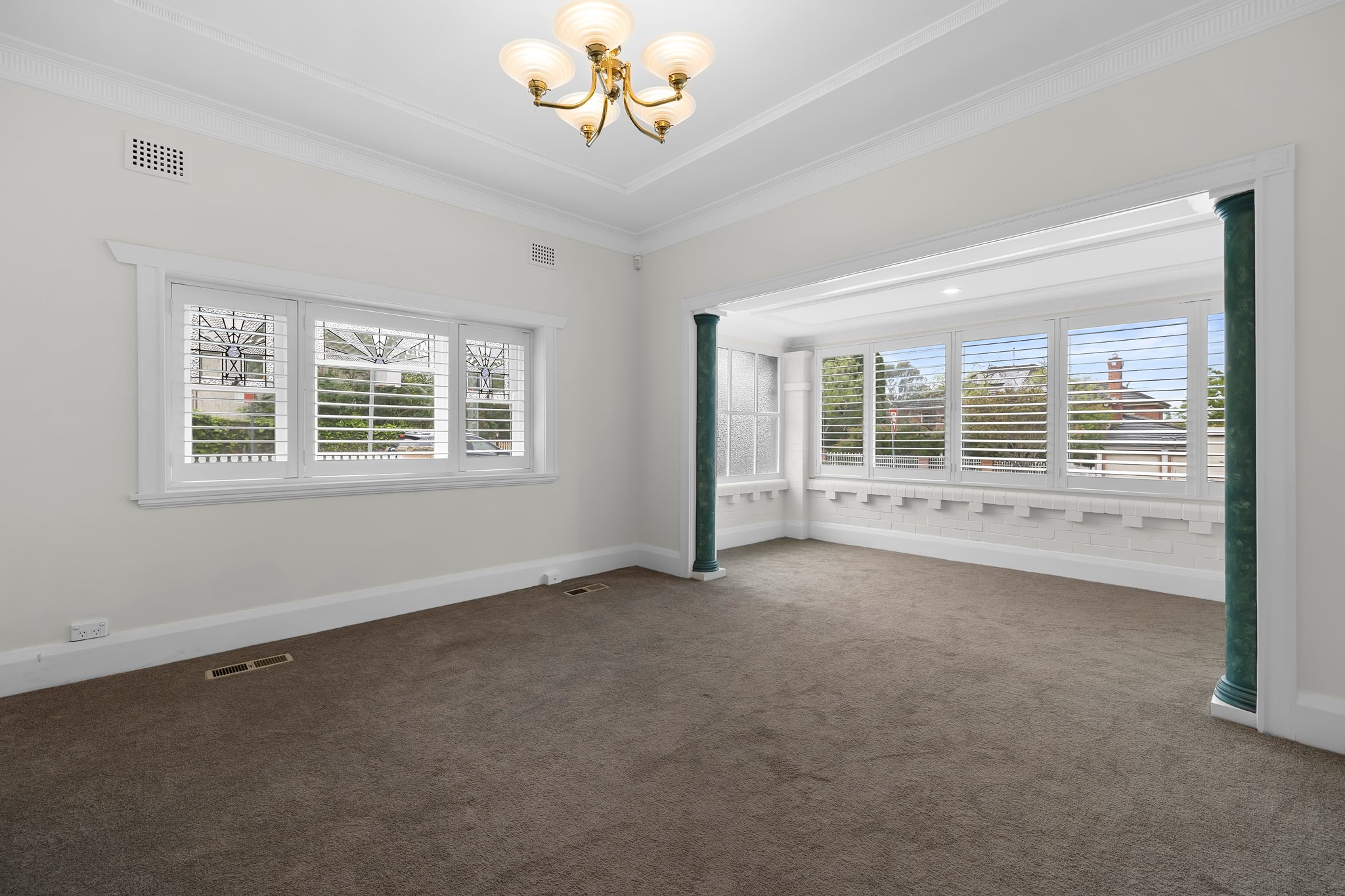 11 Weldon St, Burwood Leased by The Gallery Real Estate - image 2