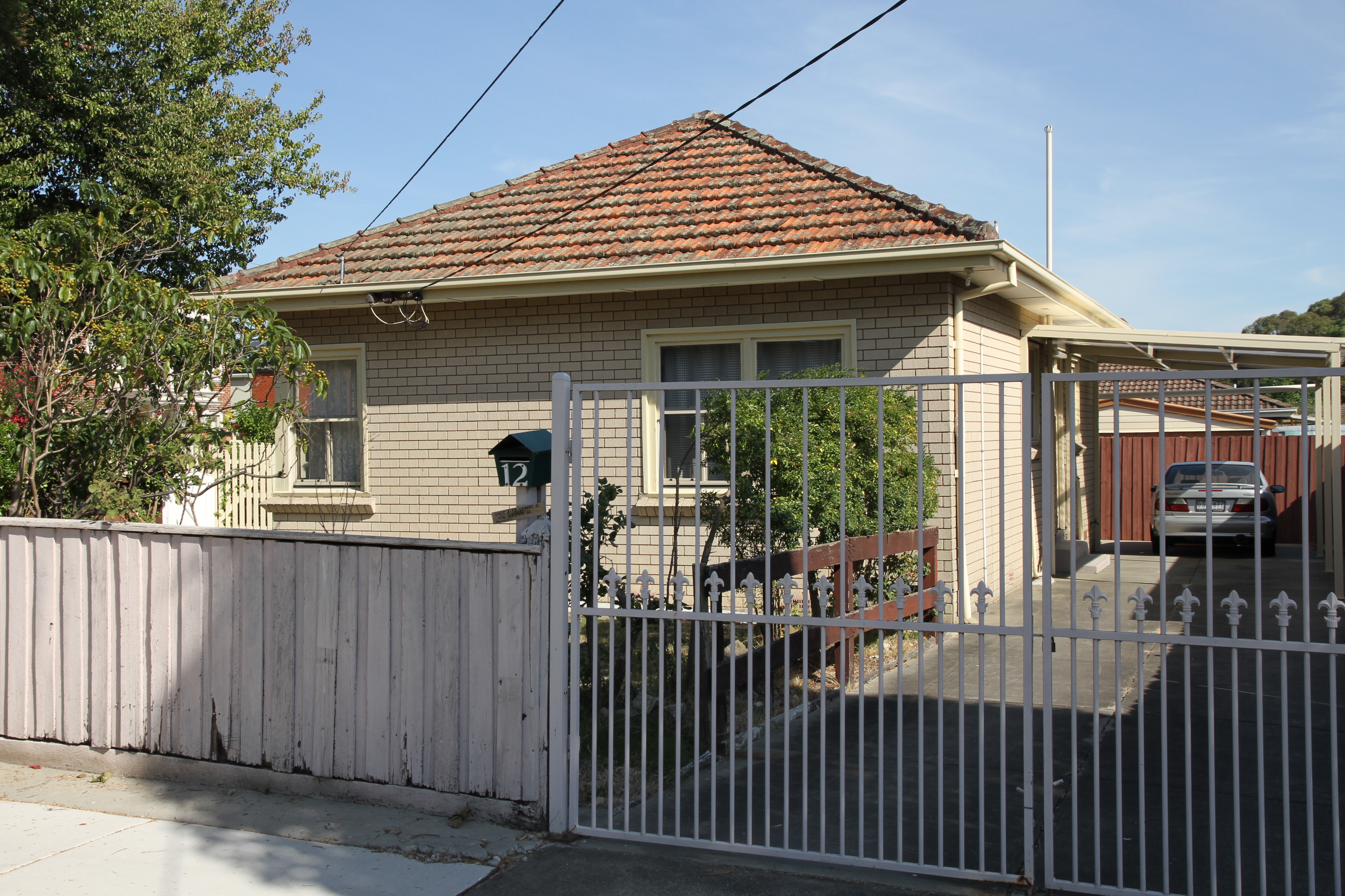 1 / 12 Lenore Street, SPRINGVALE VIC 3171