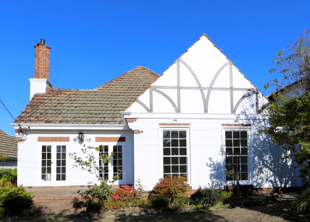 12 Lansell Crescent, CAMBERWELL VIC 3124