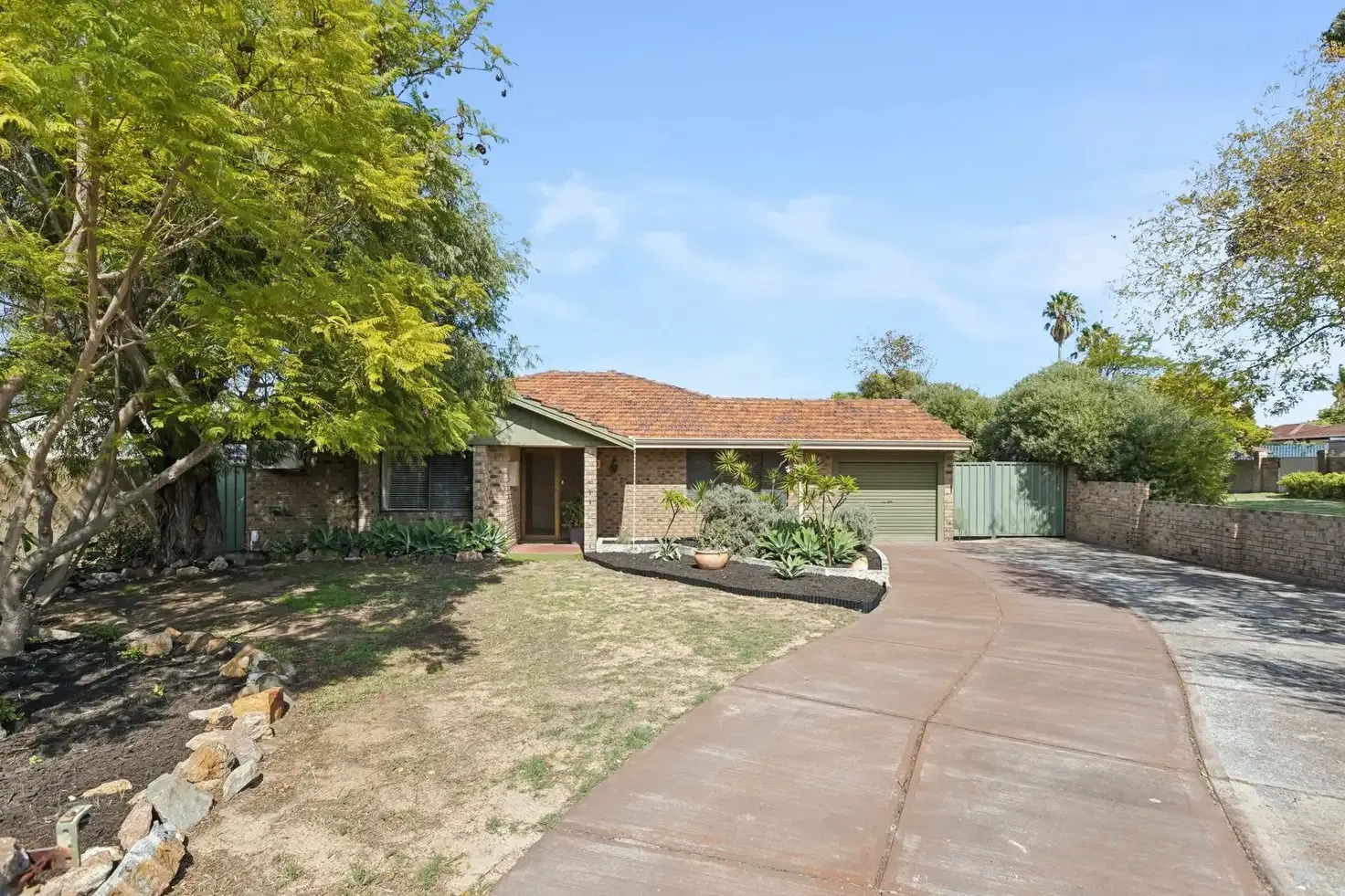 38 Bridgewater Dr Kallaroo WA 6025