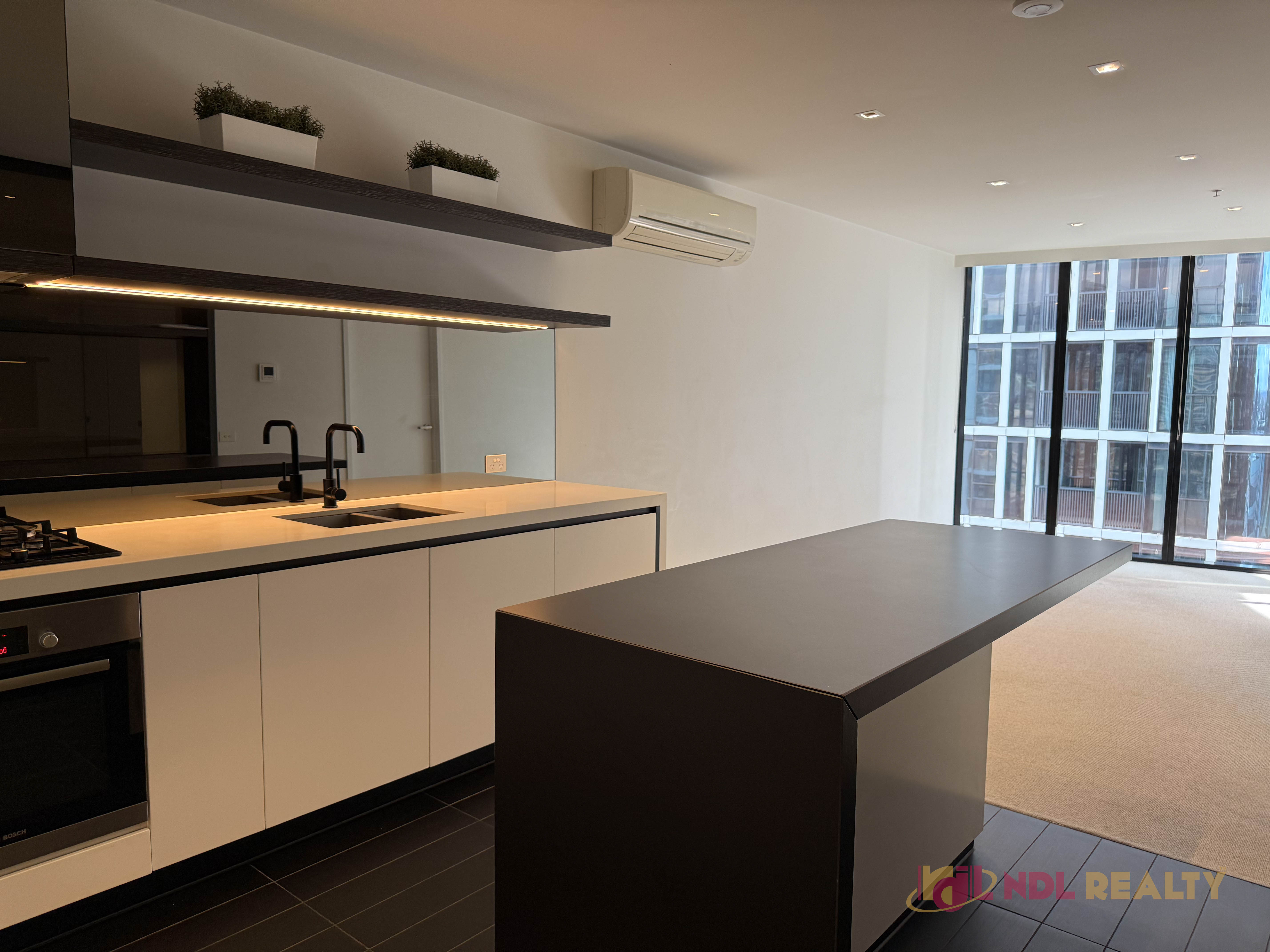 1308 / 677 La Trobe Street, DOCKLANDS VIC 3008
