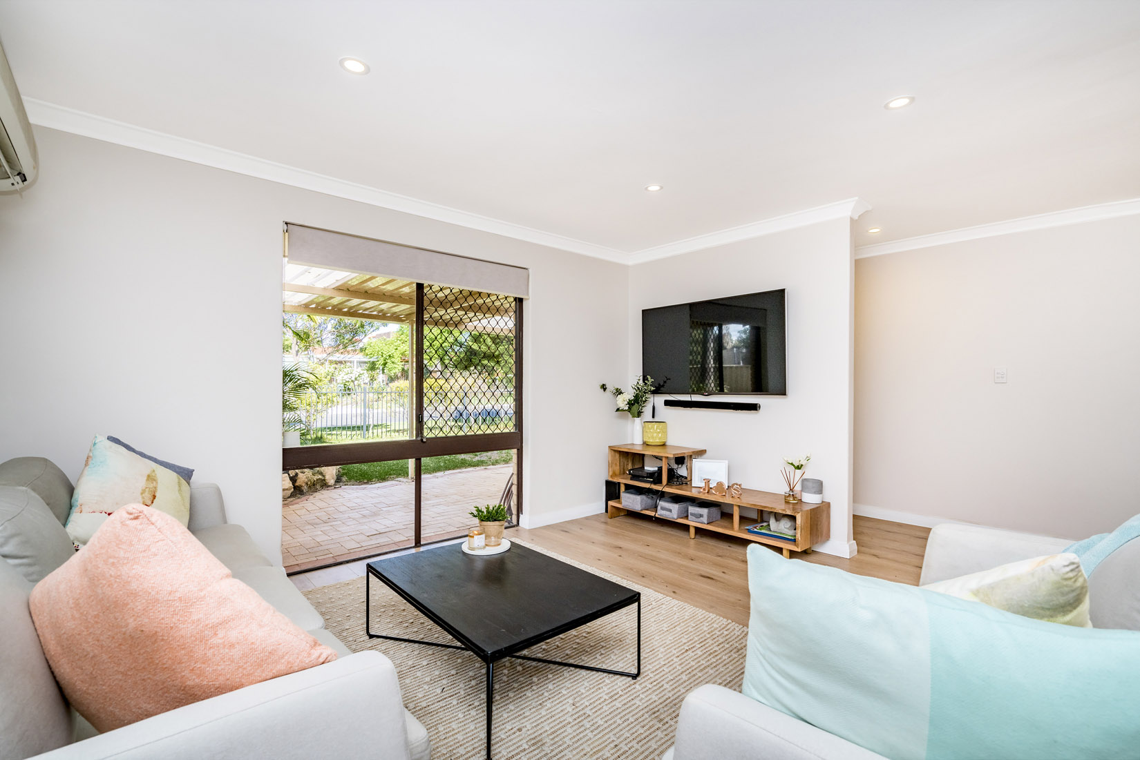 3A Charing Crescent Marangaroo WA 6064