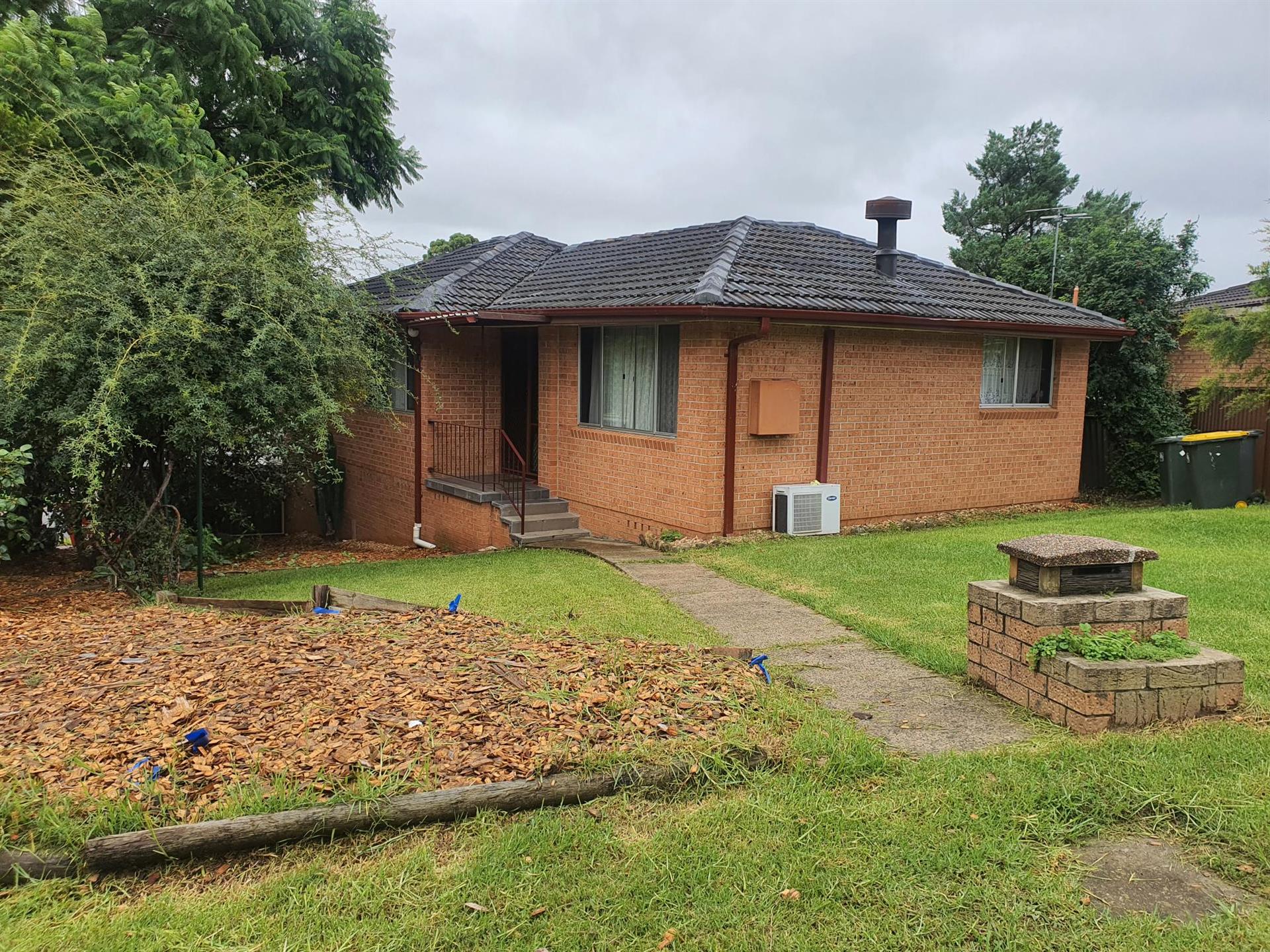 1 Murch Place, EAGLE VALE NSW 2558