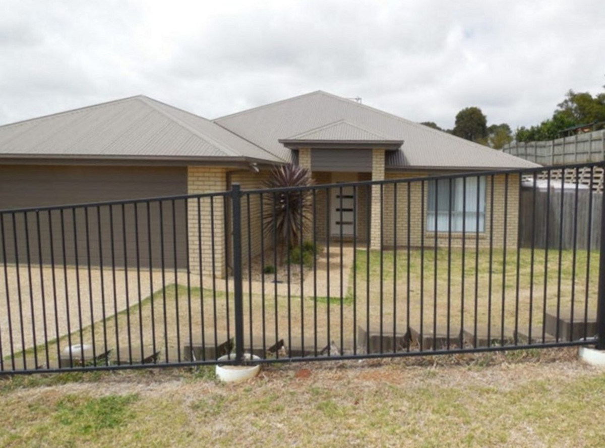 96A Hogg Street, WILSONTON HEIGHTS QLD 4350