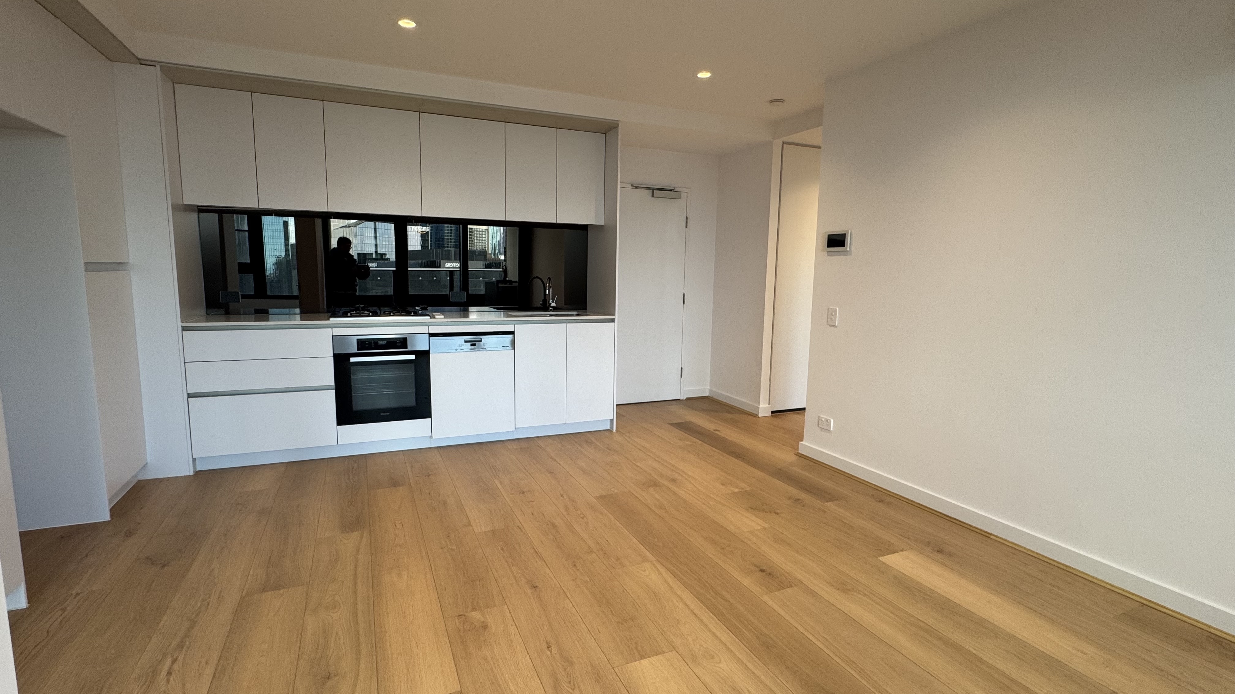 3404 / 628 Flinders Street, DOCKLANDS VIC 3008