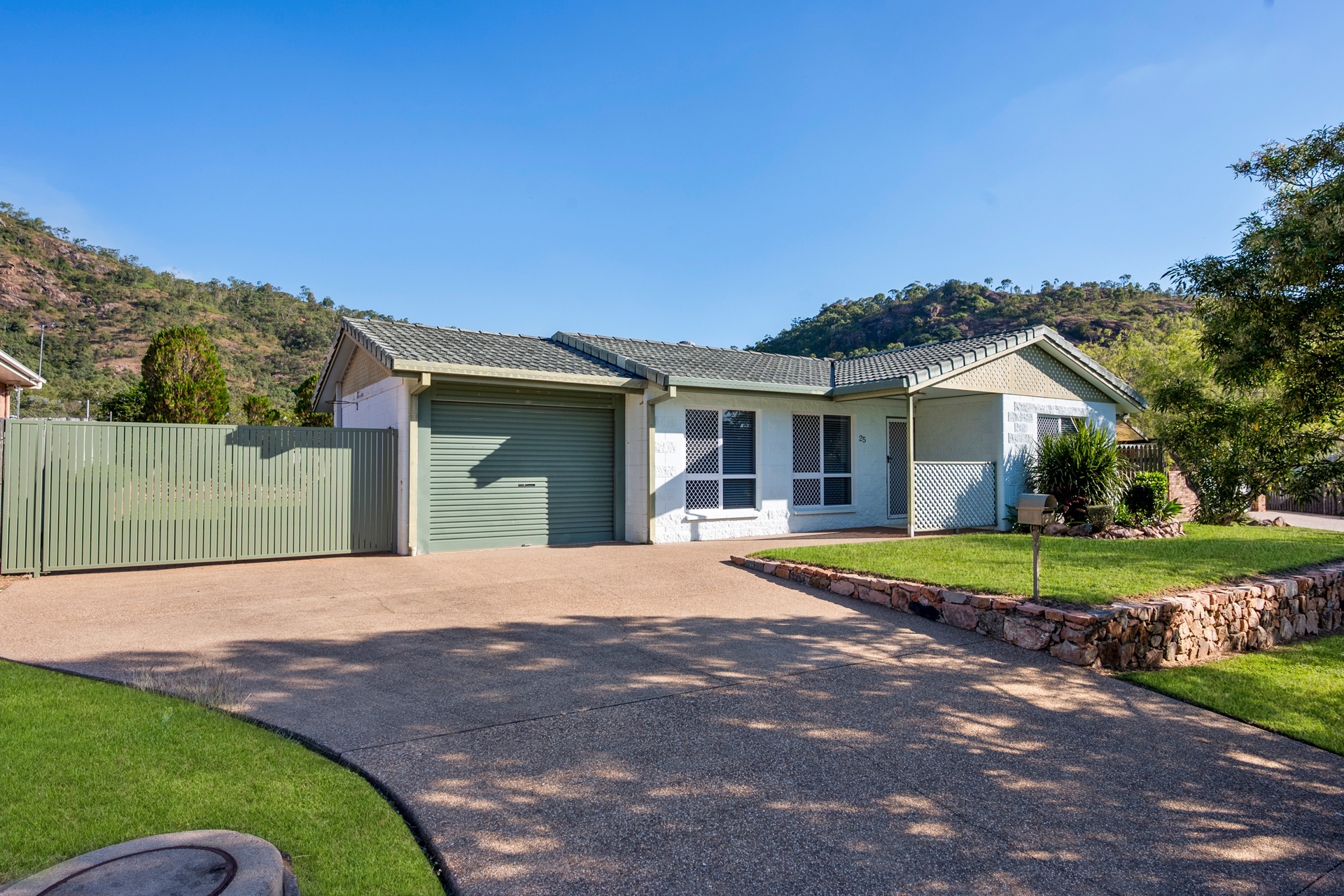 25 Coral Sea Cres, WULGURU QLD 4811