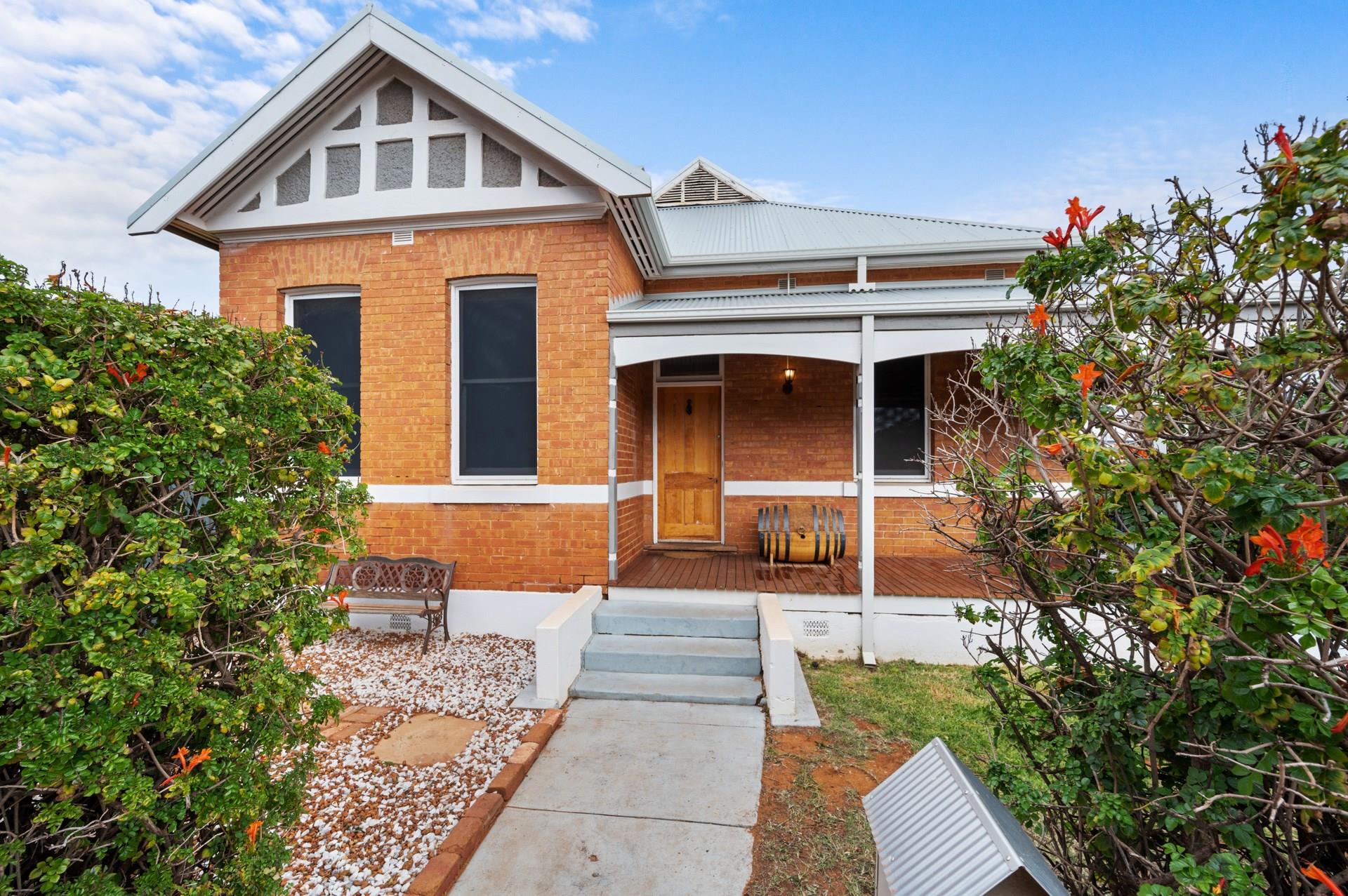 6 Croesus Street, KALGOORLIE WA 6430