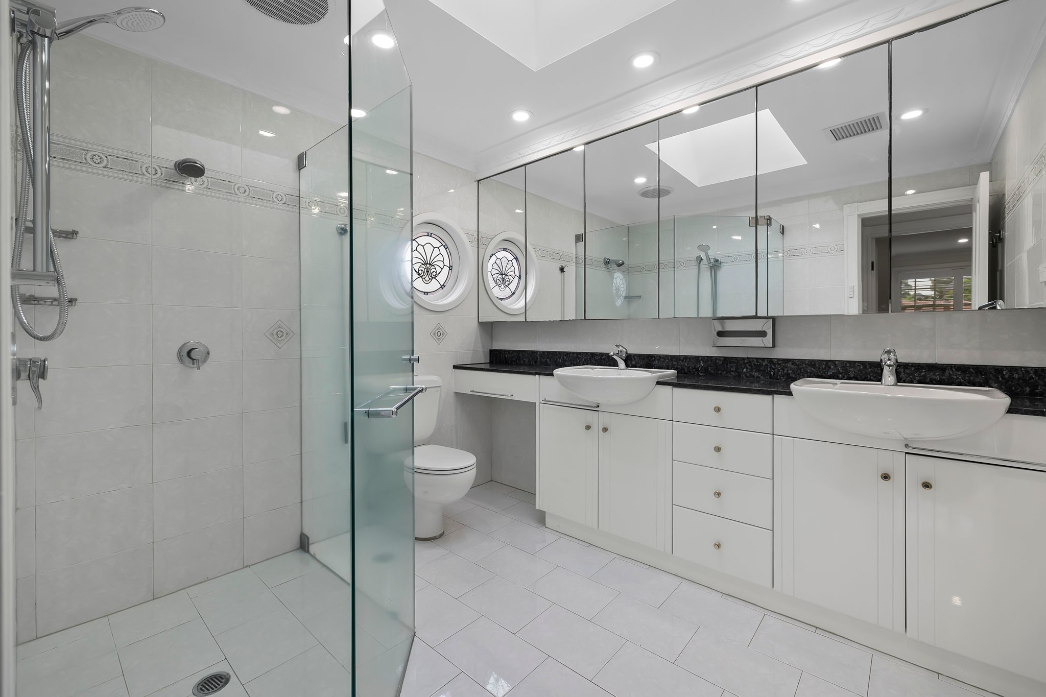 11 Weldon St, Burwood Leased by The Gallery Real Estate - image 7