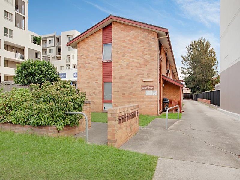 3 / 11 Warby St, CAMPBELLTOWN NSW 2560