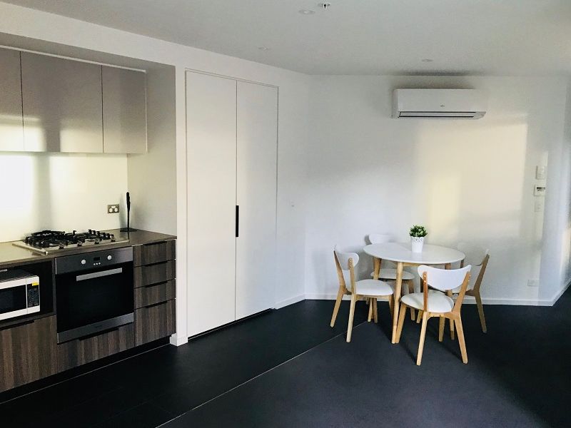 209 / 868 Collins Street, DOCKLANDS VIC 3008