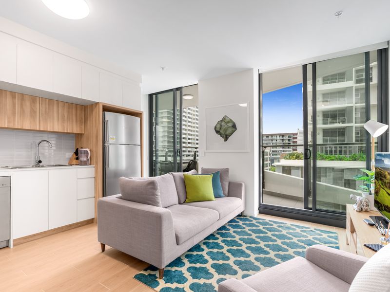 502 / 37B Harbour Road, HAMILTON QLD 4007