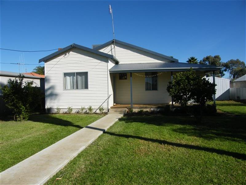 10 Little Queen  Street, FORBES NSW 2871
