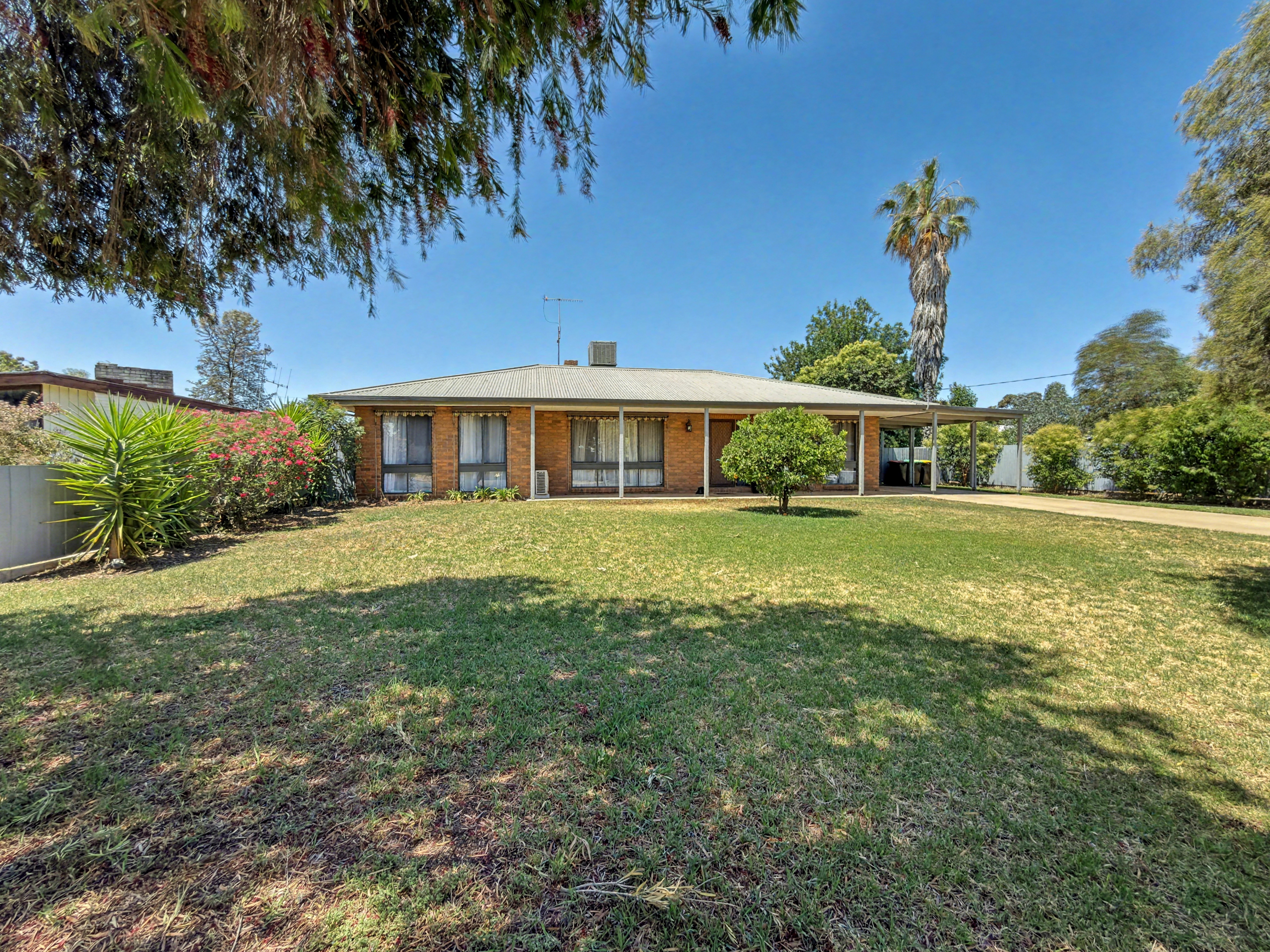 253 LAGOON STREET, DENILIQUIN NSW 2710