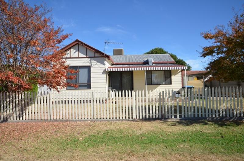 18 Laidlaw Street, BOGGABRI NSW 2382