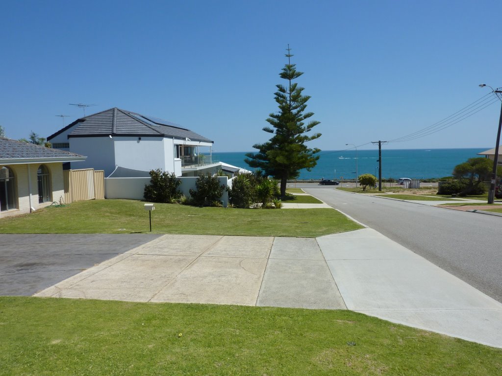 8 Margaret Street, WATERMANS BAY WA 6020