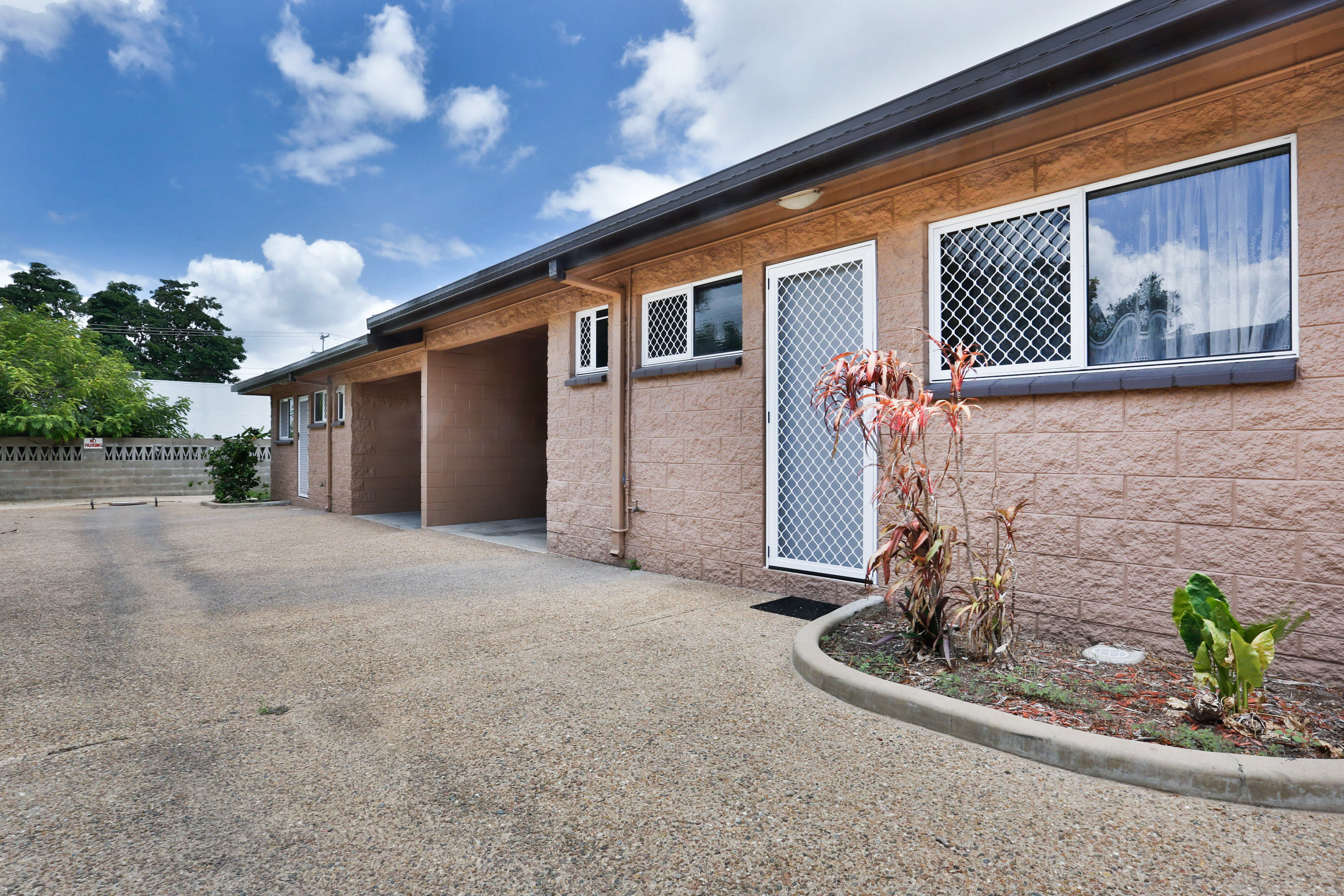 3 / 12 Lamington Rd, WEST END QLD 4810