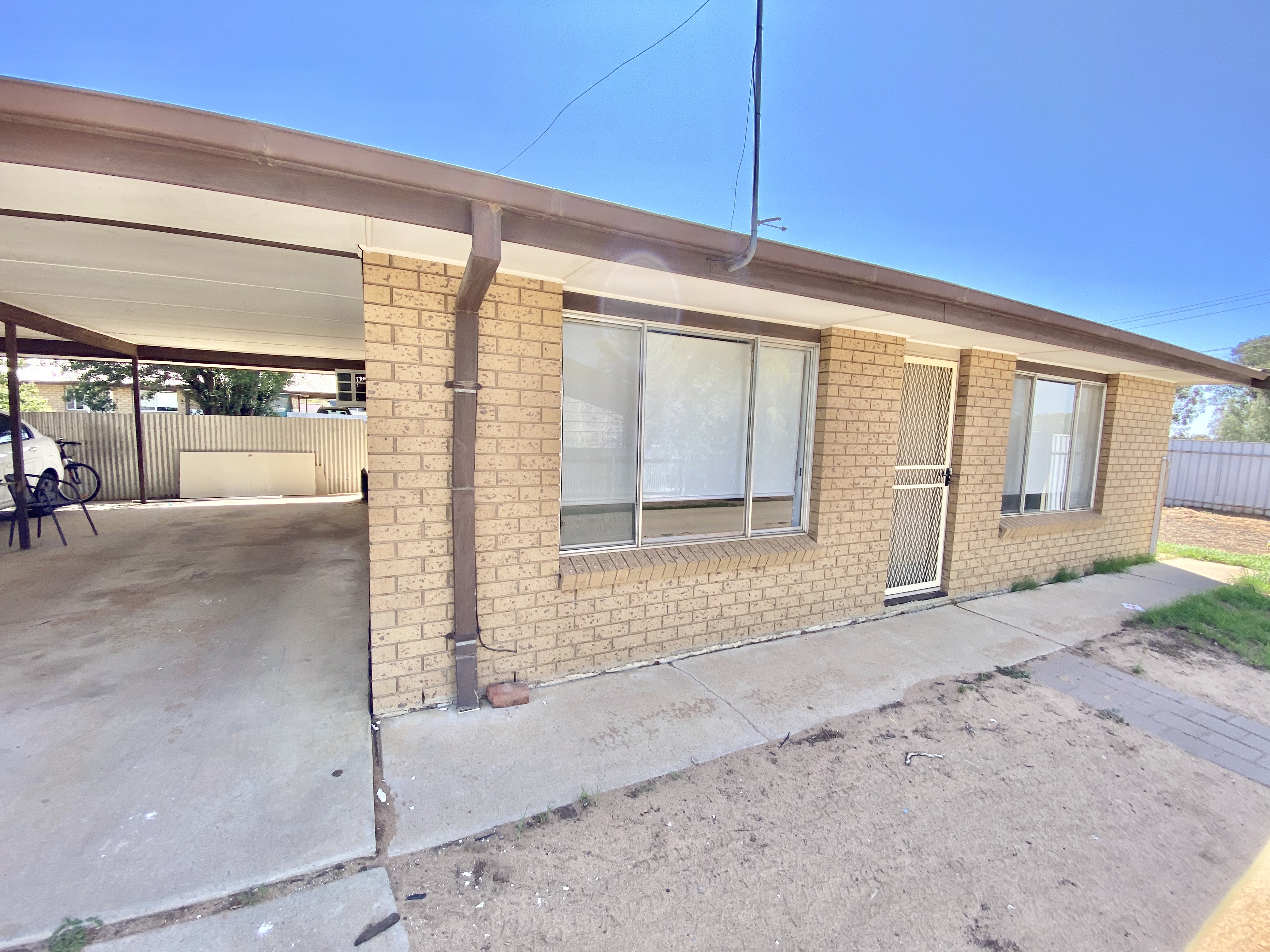 504 CADELL STREET, HAY NSW 2711