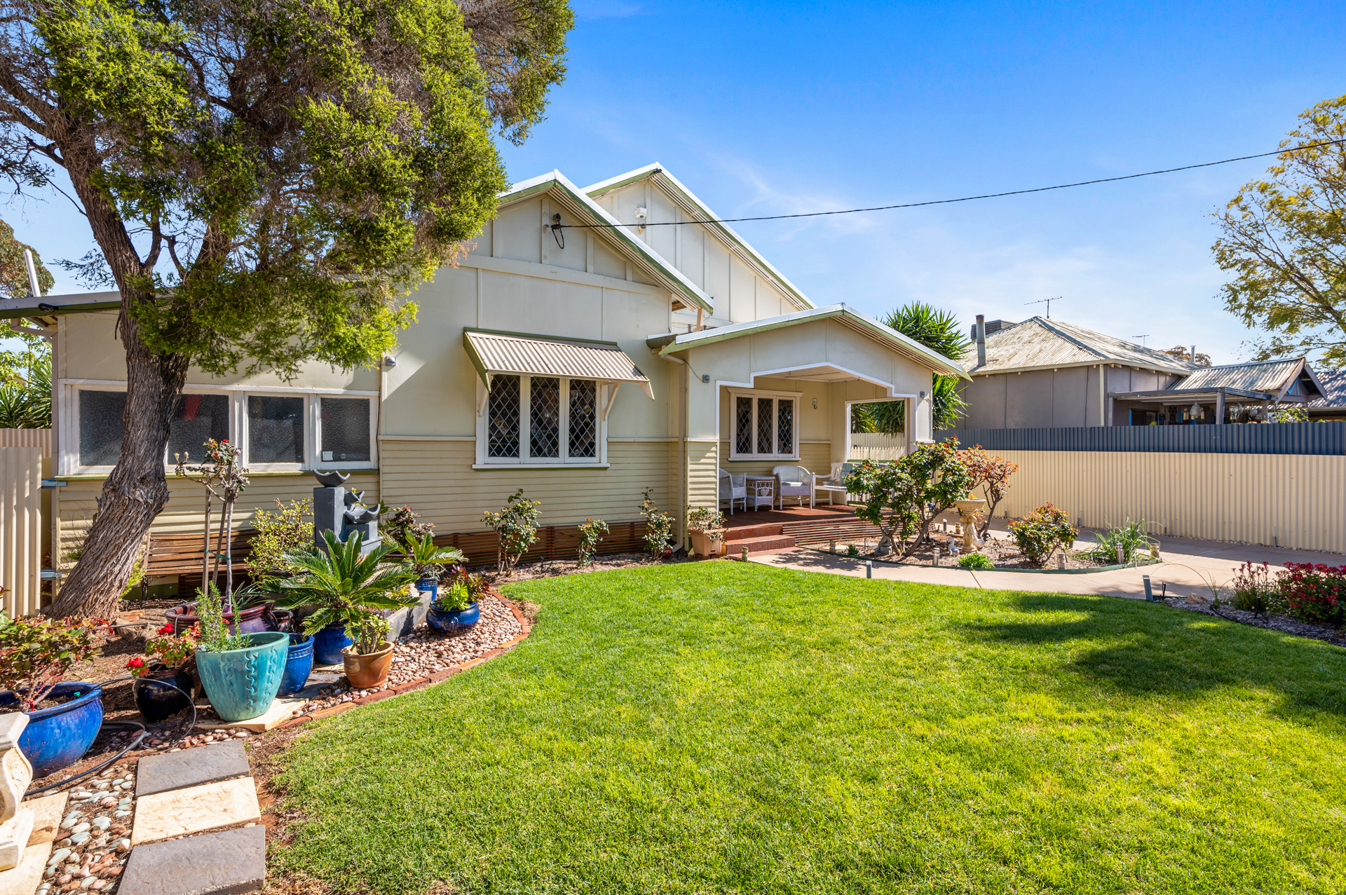 14 Hare Street, LAMINGTON WA 6430
