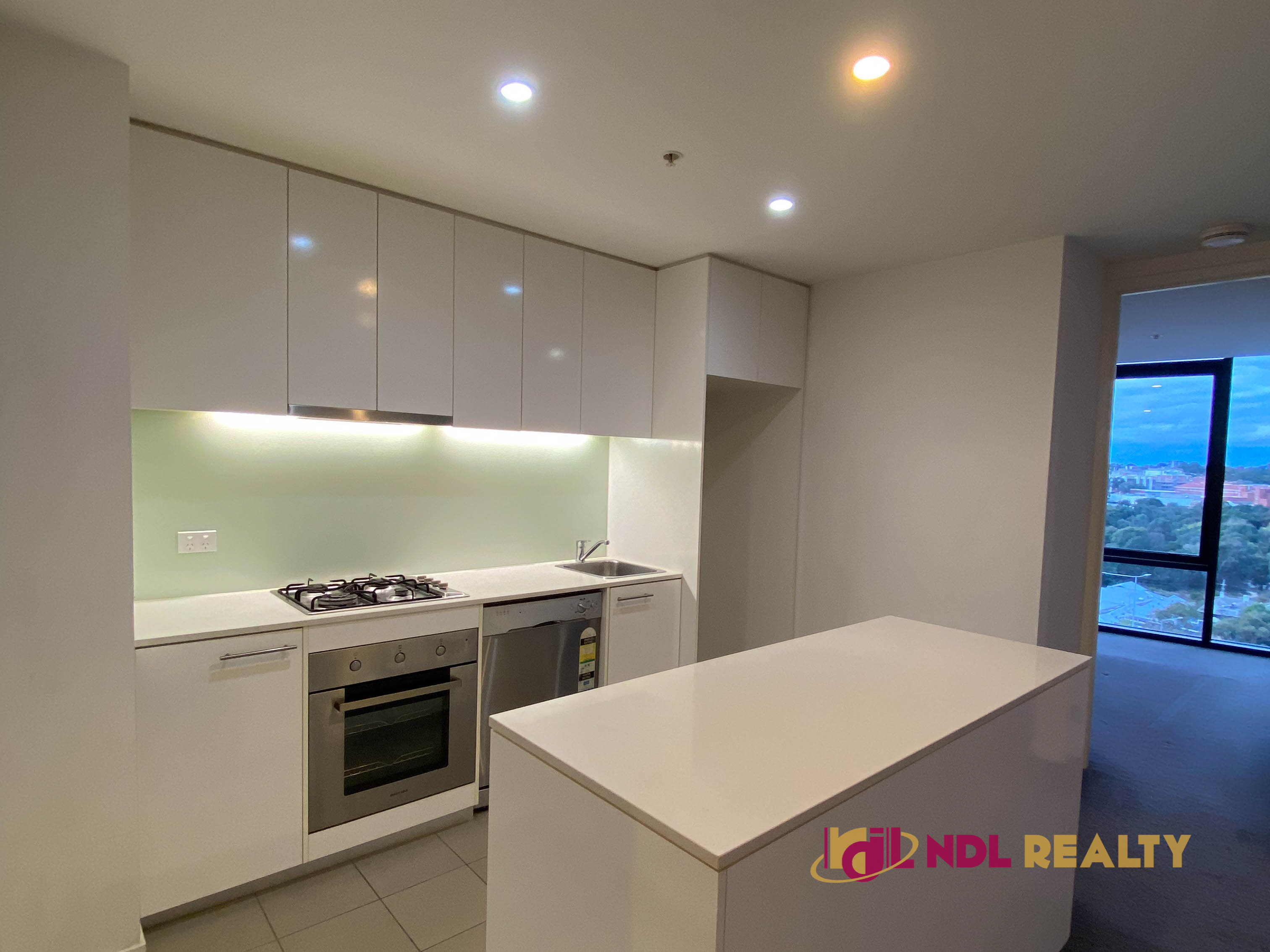 1004 / 18 Mount Alexander Road, TRAVANCORE VIC 3032