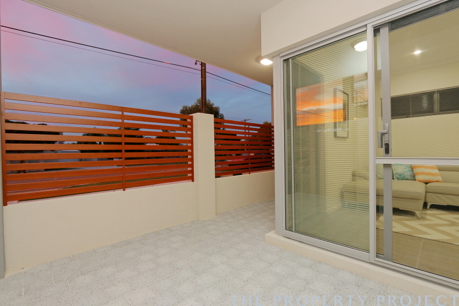 4 190 Ravenswood Drive Nollamara WA 6061