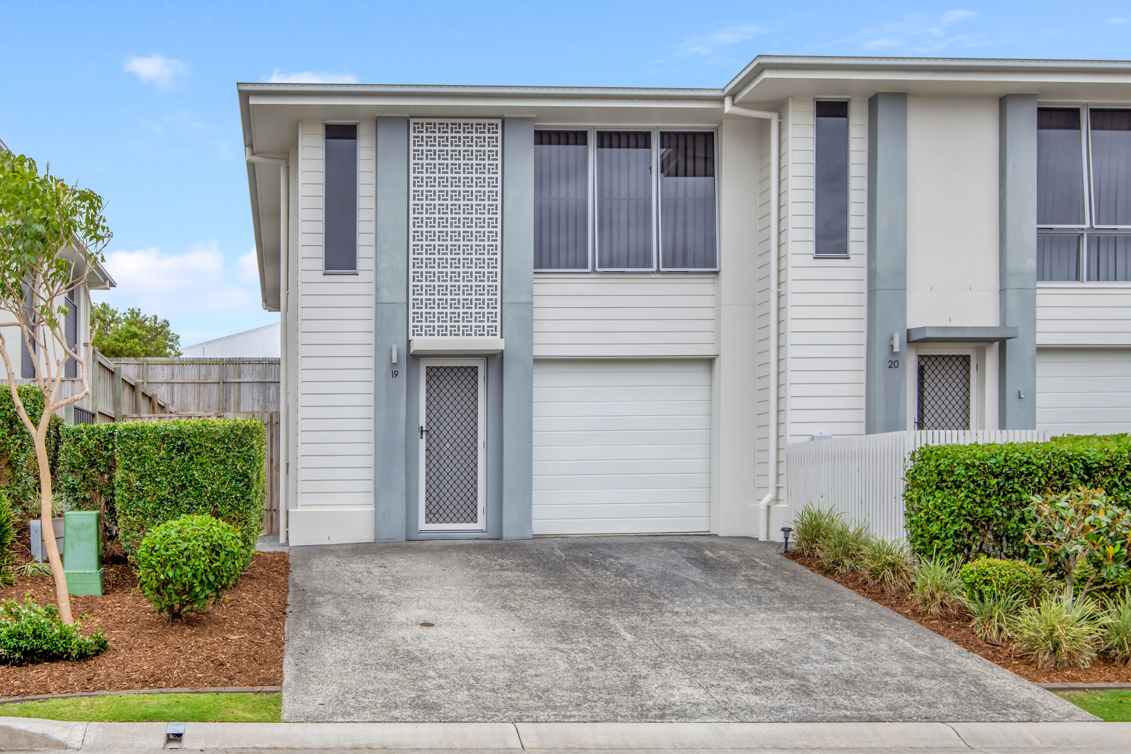 19 / 5 Angela Way, PIMPAMA QLD 4209