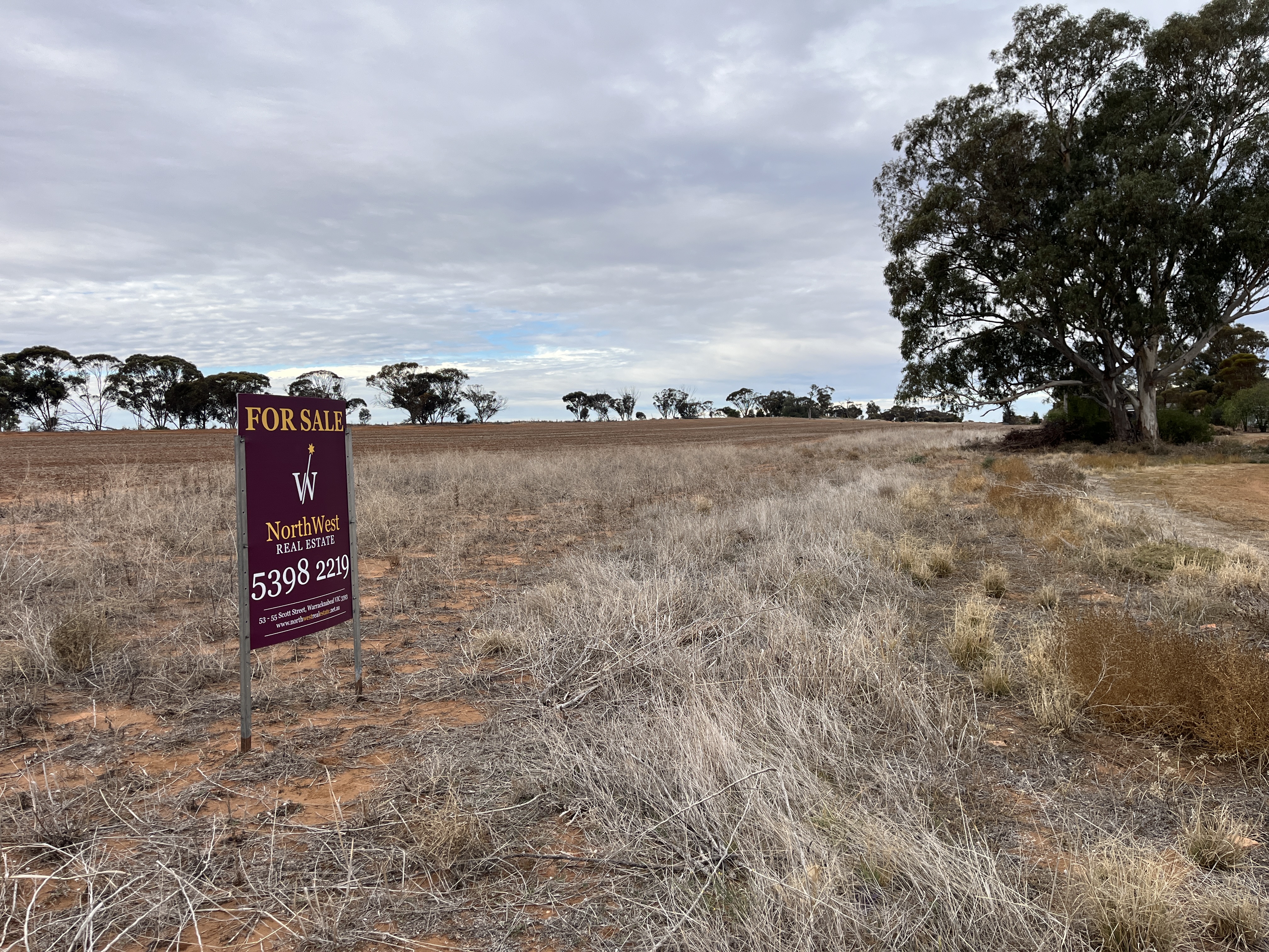 1&3 Railway Cres, WOOMELANG VIC 3485