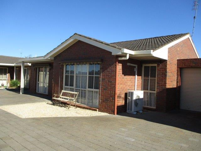 2 /122 Woods Street,, DONALD VIC 3480