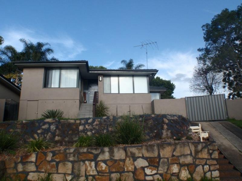 32 Kooloona  Cres, BRADBURY NSW 2560