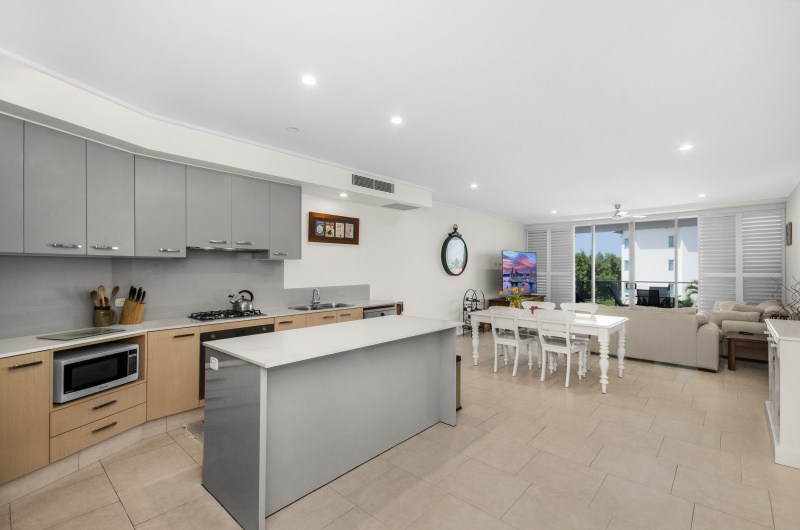 Unit 308 / 72-74 The Strand, NORTH WARD QLD 4810