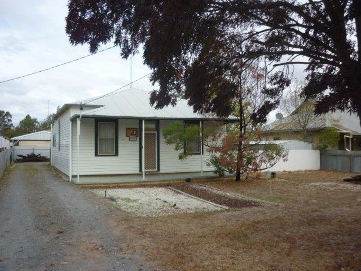 17 Arnold Street, WARRACKNABEAL VIC 3393