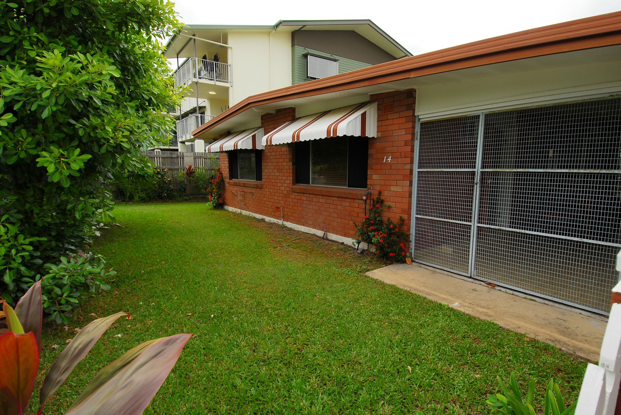 14 Crauford Street, WEST END QLD 4810