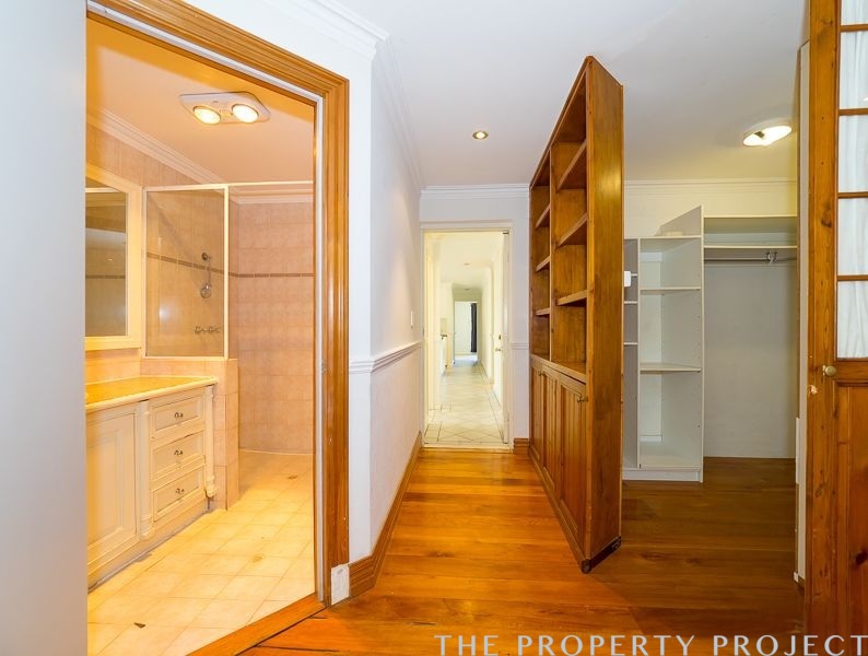 8 Treetop Avenue Edgewater WA 6027