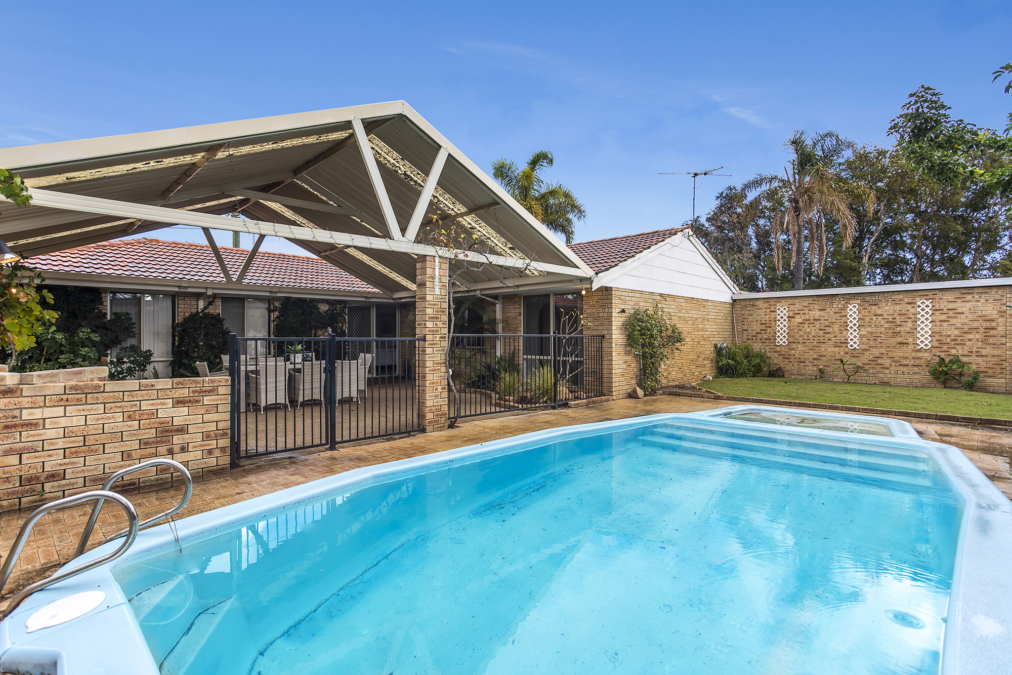 2 Falcon Avenue Churchlands WA 6018