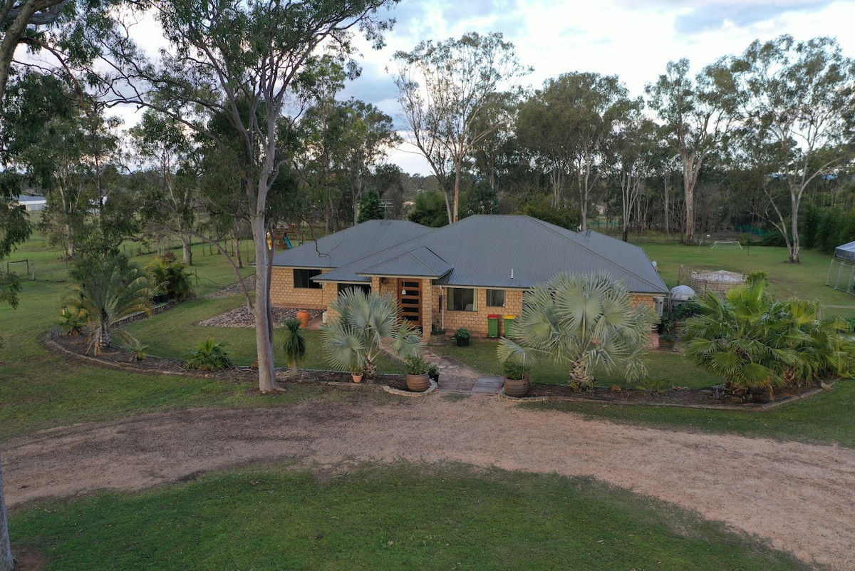 8 Legend Drive, ADARE QLD 4343