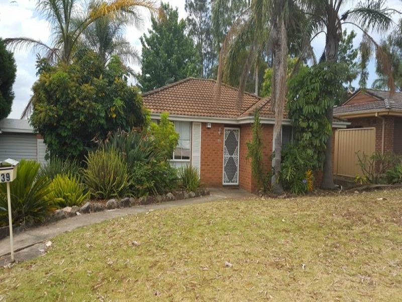 39 Lorenzo Cres, ROSEMEADOW NSW 2560